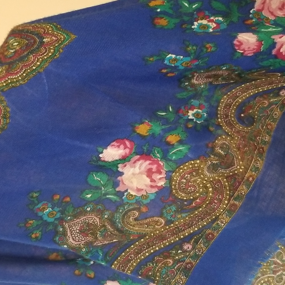 Beautiful royal blue scarf. Made in Japan - Picture 5 of 7